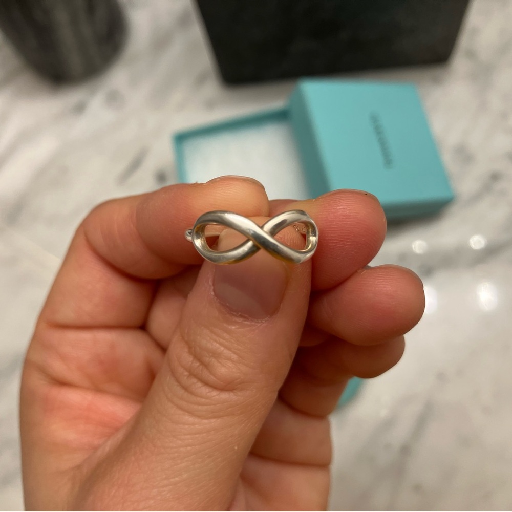 Tiffany & Co Infinity Ring Sz 6
